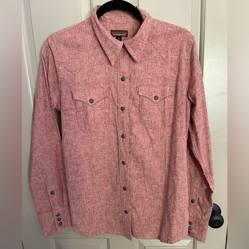 Patagonia Women’s Long Sleeve Western Snap Shirt Chambray Red Medium